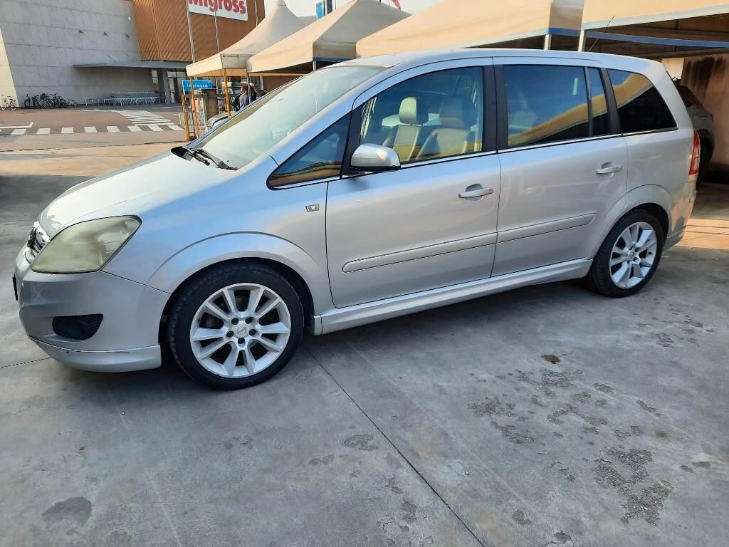 Opel Zafira 1.6 16V VVT Cosmo