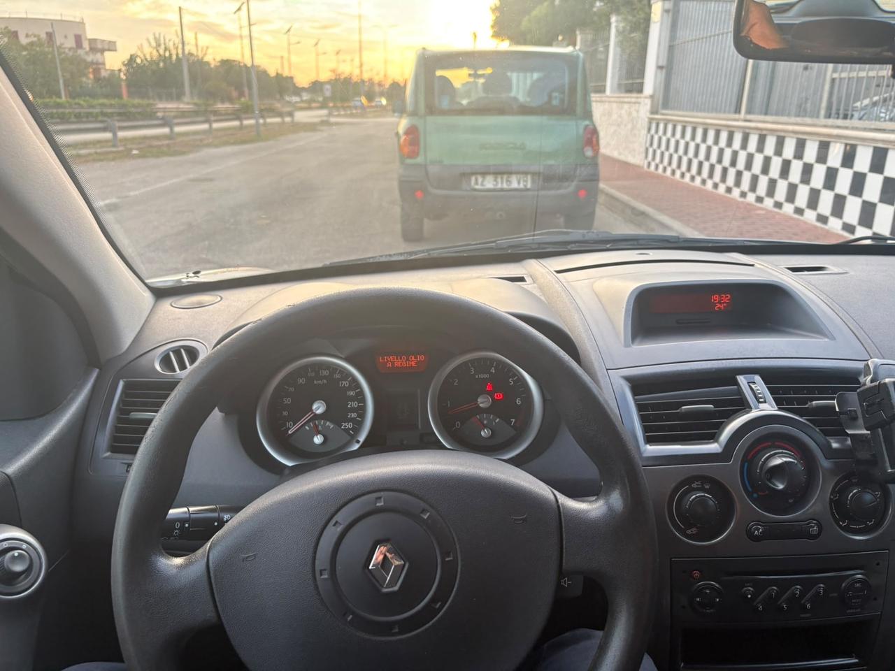 Renault Megane 1600 Sw Dynamique Unipro 2005