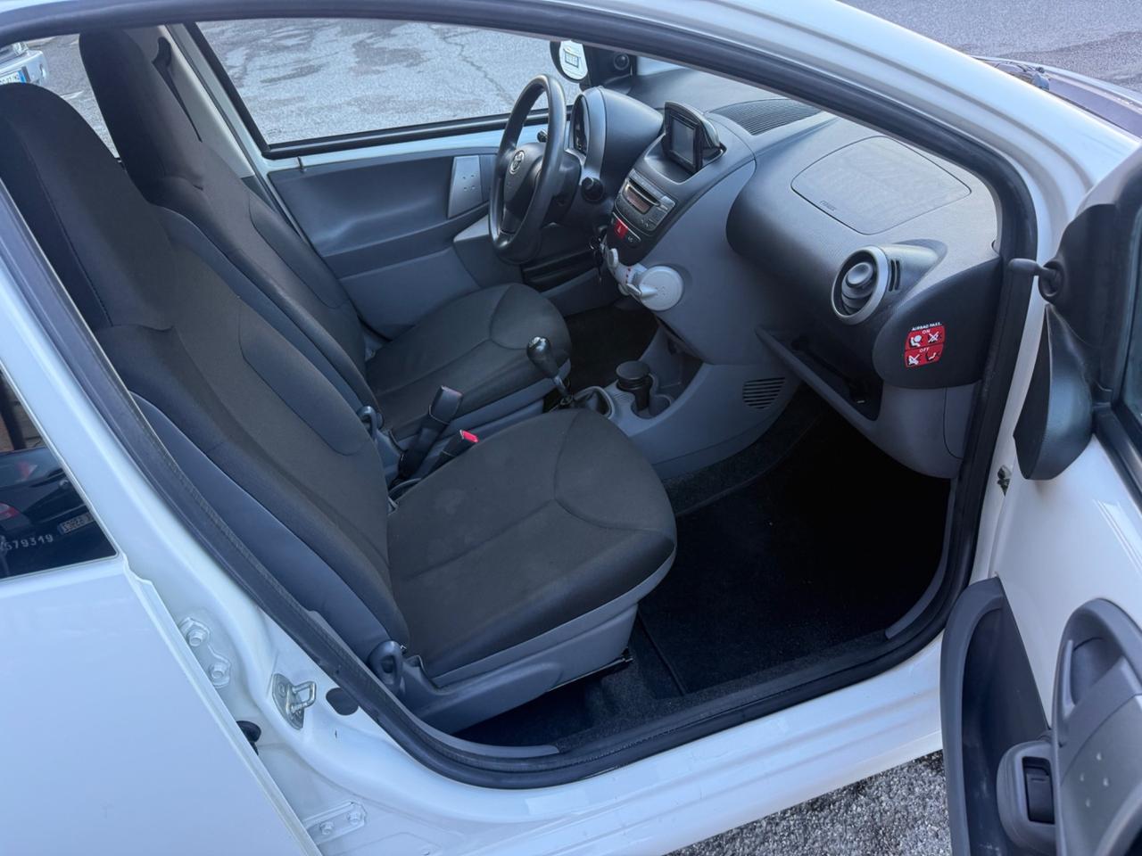 Toyota Aygo 1.0 12V VVT-i 5 porte Deep Ocean Connect