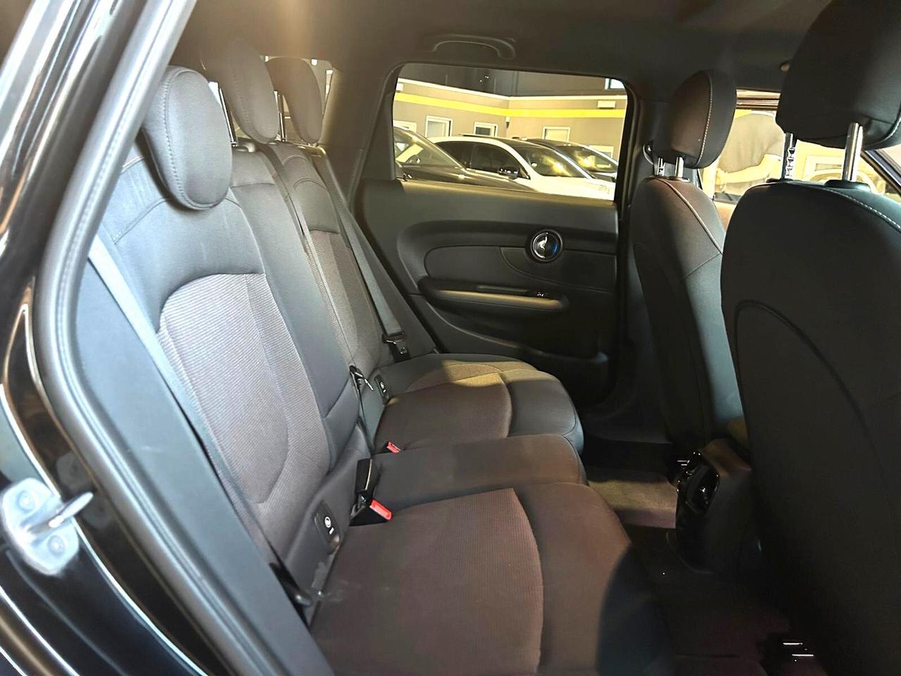 Mini Cooper Clubman 1.5 Business Automatica