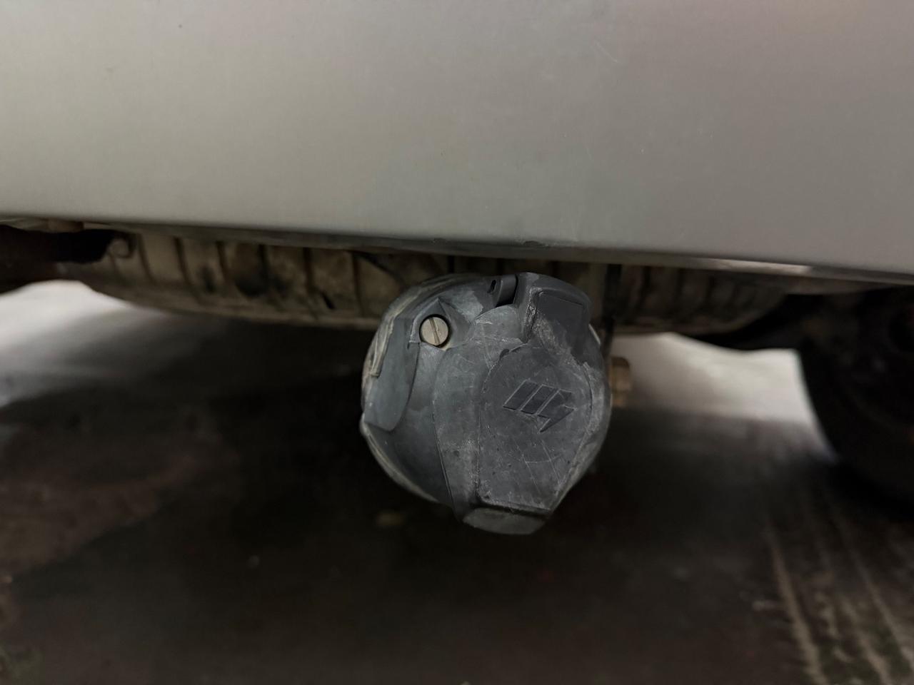 Renault Clio 1.2 16V 5 porte con gancio traino e carrello