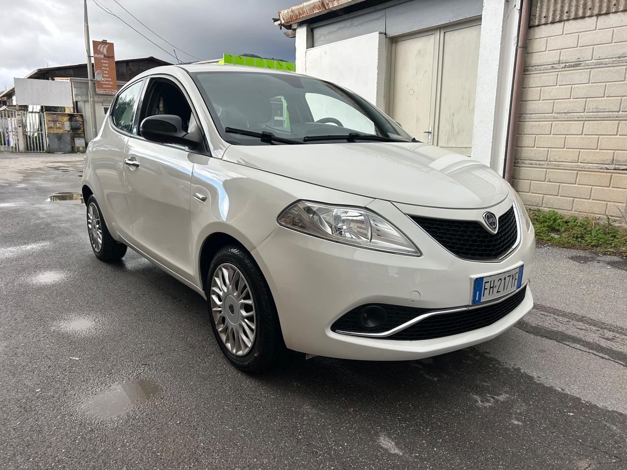 Lancia Ypsilon 1.2 69 CV 5 porte Platinum