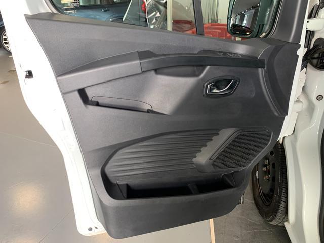 RENAULT Trafic TRUCKS 2T8 2.0 dCi 150CV PC-TN Combi Red Edition