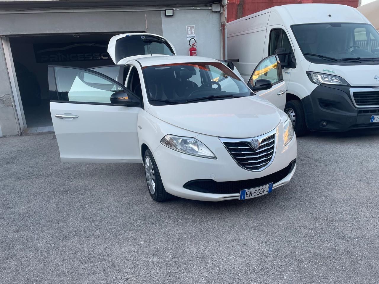 Lancia Ypsilon 1.2 69 CV 5 porte GPL Ecochic Gold