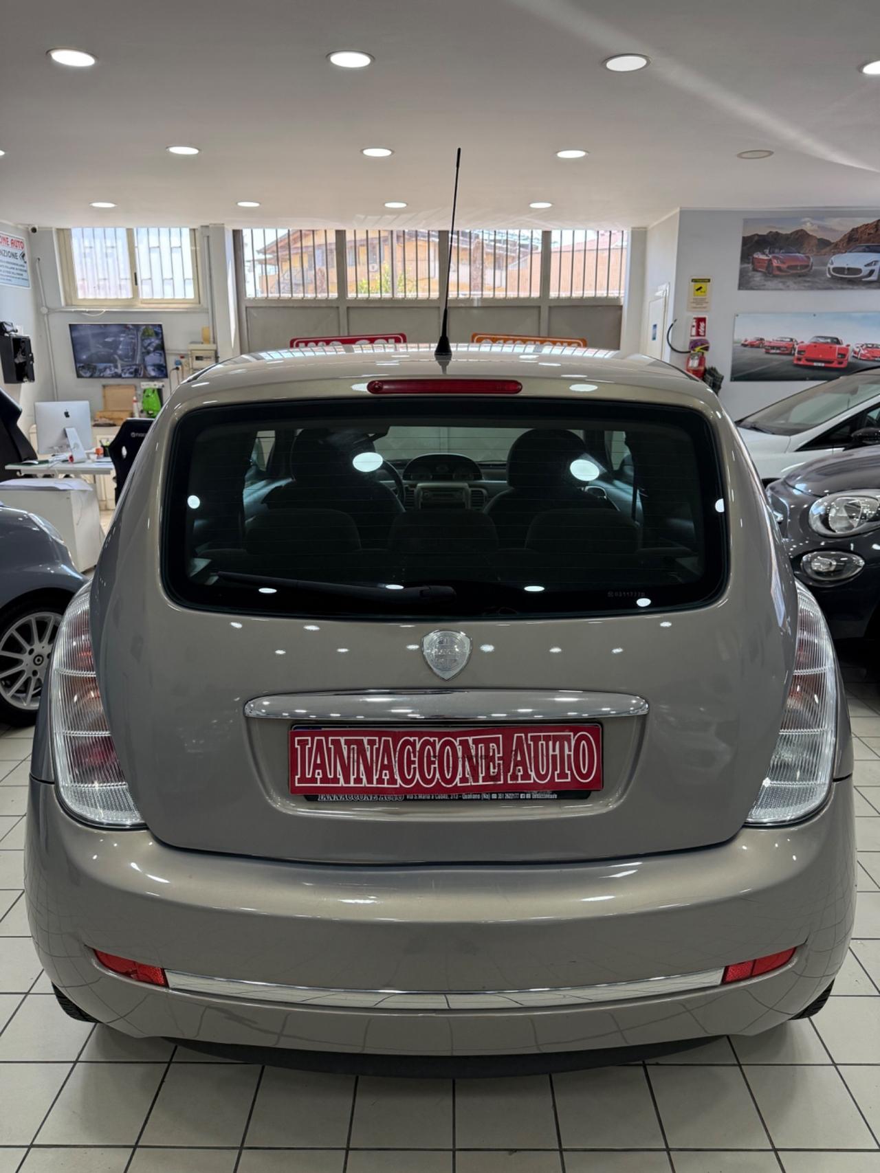 Lancia Ypsilon 1.2 gpl 150 mila km