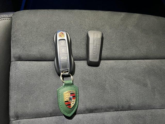 PORSCHE 911 3.0 Carrera 4 gts - PDK