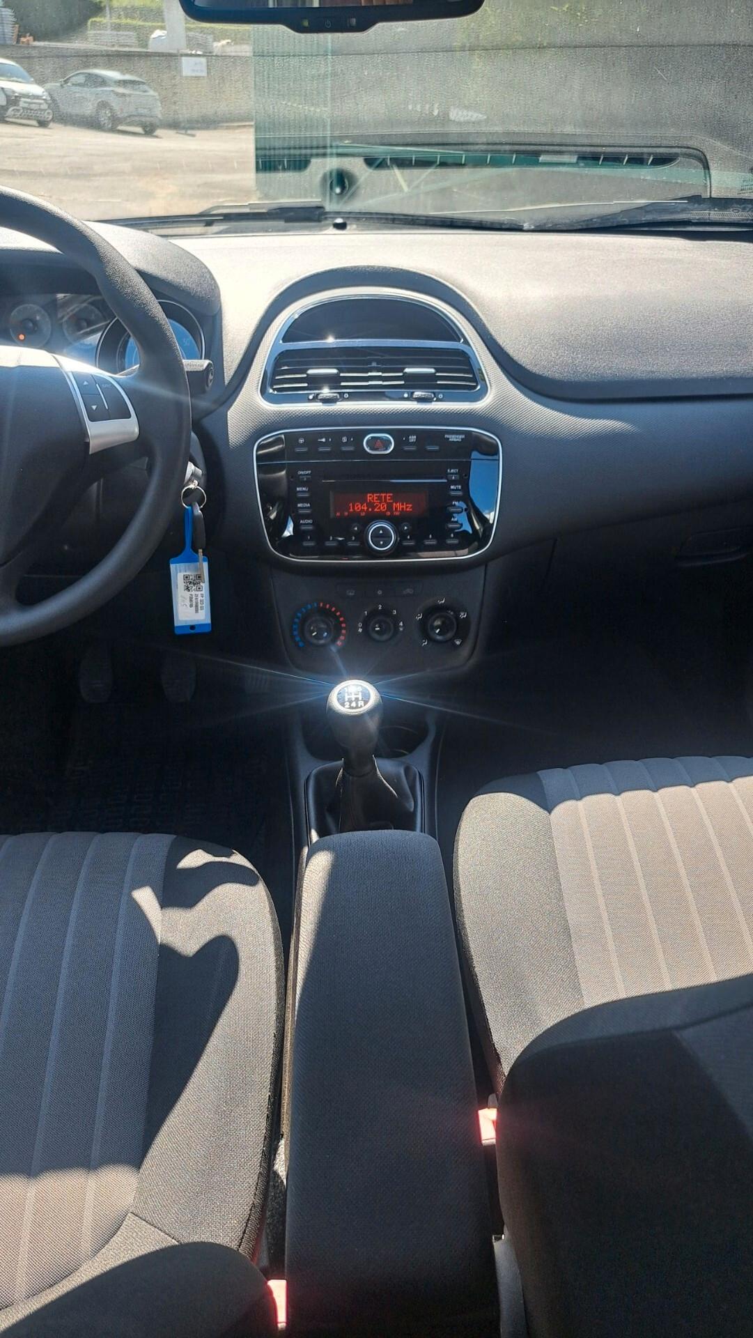 Fiat Punto 1.3 MJT II - 2018 - 52.300 km