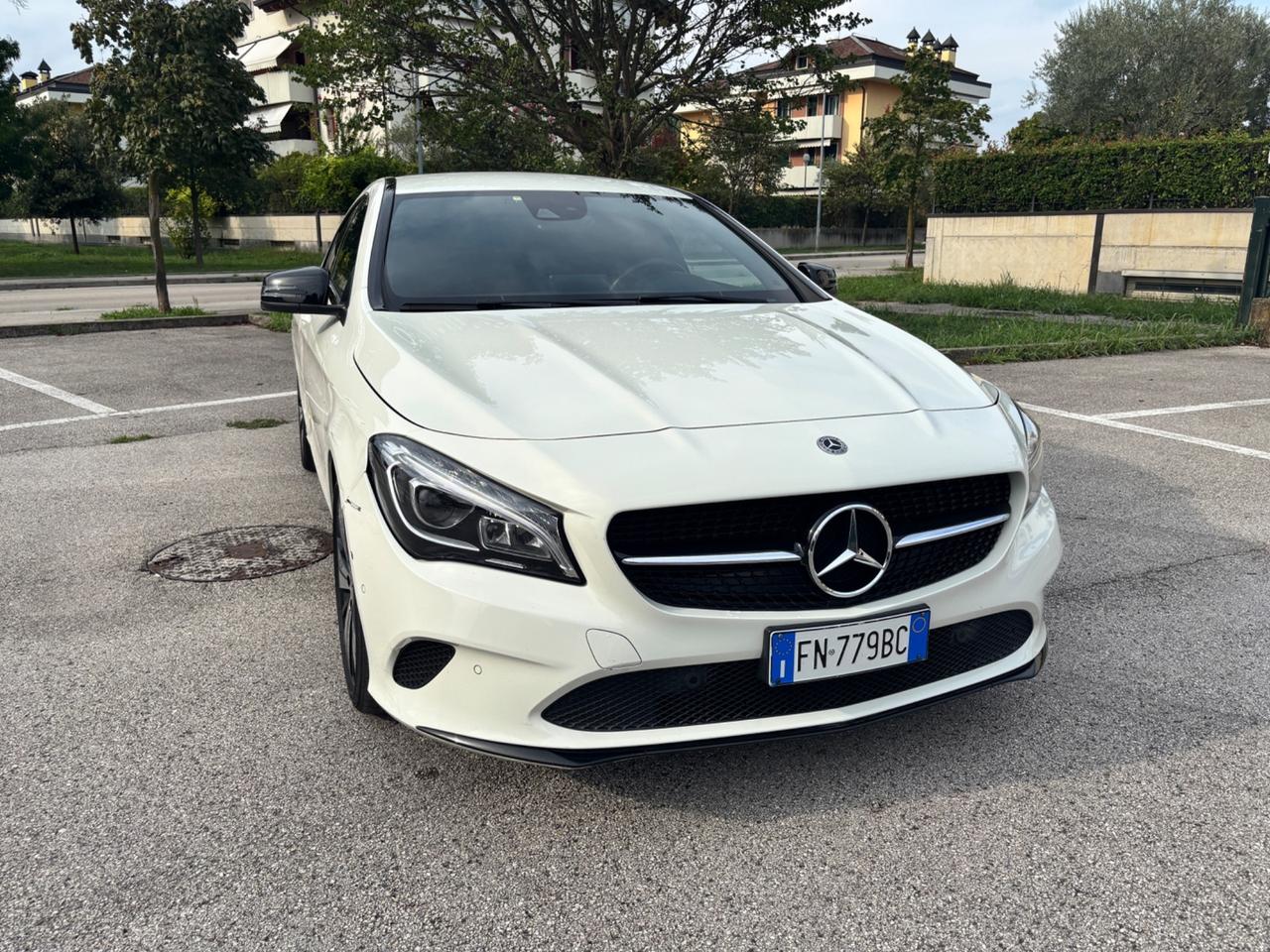 Mercedes-benz GLA 200 d Automatic Premium