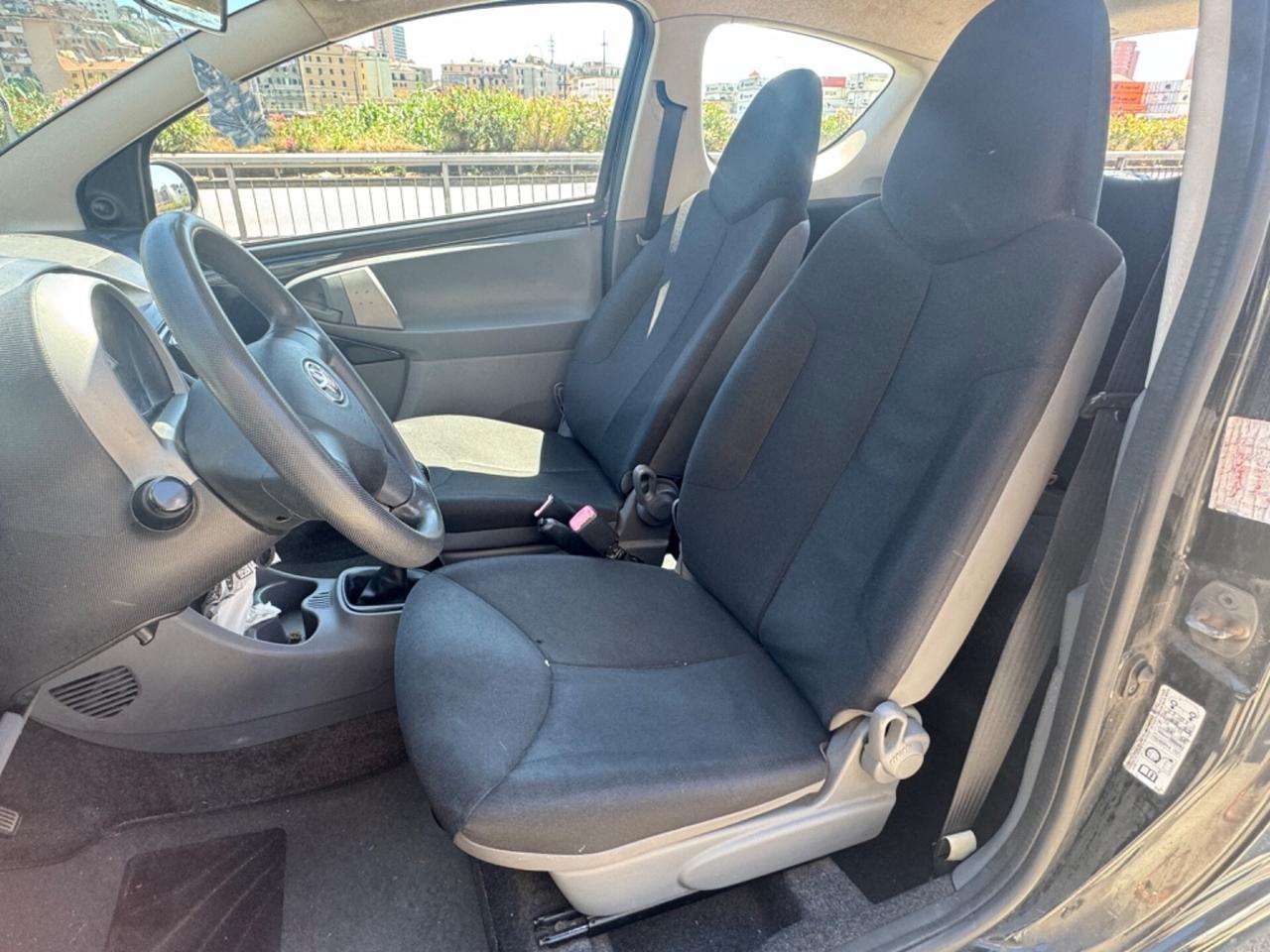 Toyota Aygo 1.0 12V VVT-i 3 porte 2011