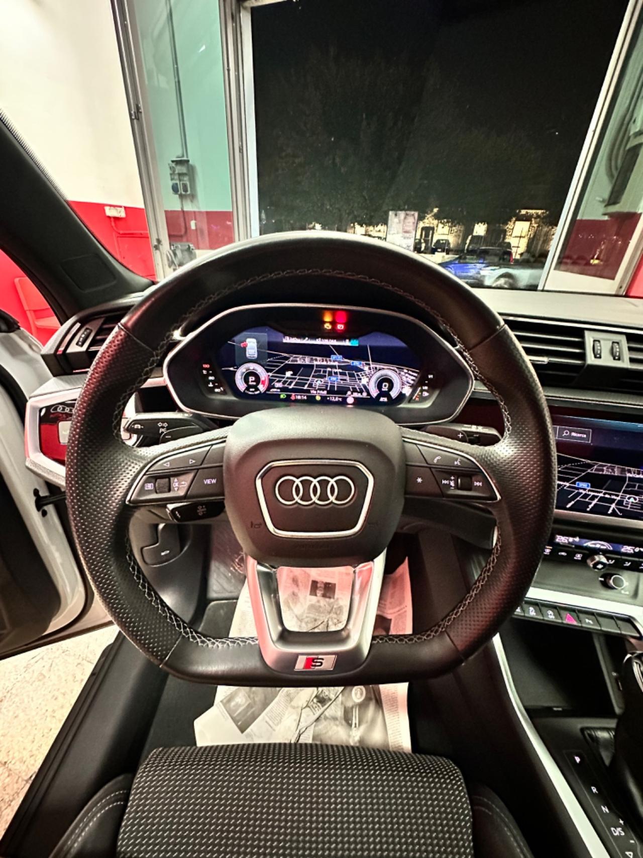 Audi Q3 S line Tetto apribile Navi 200cv