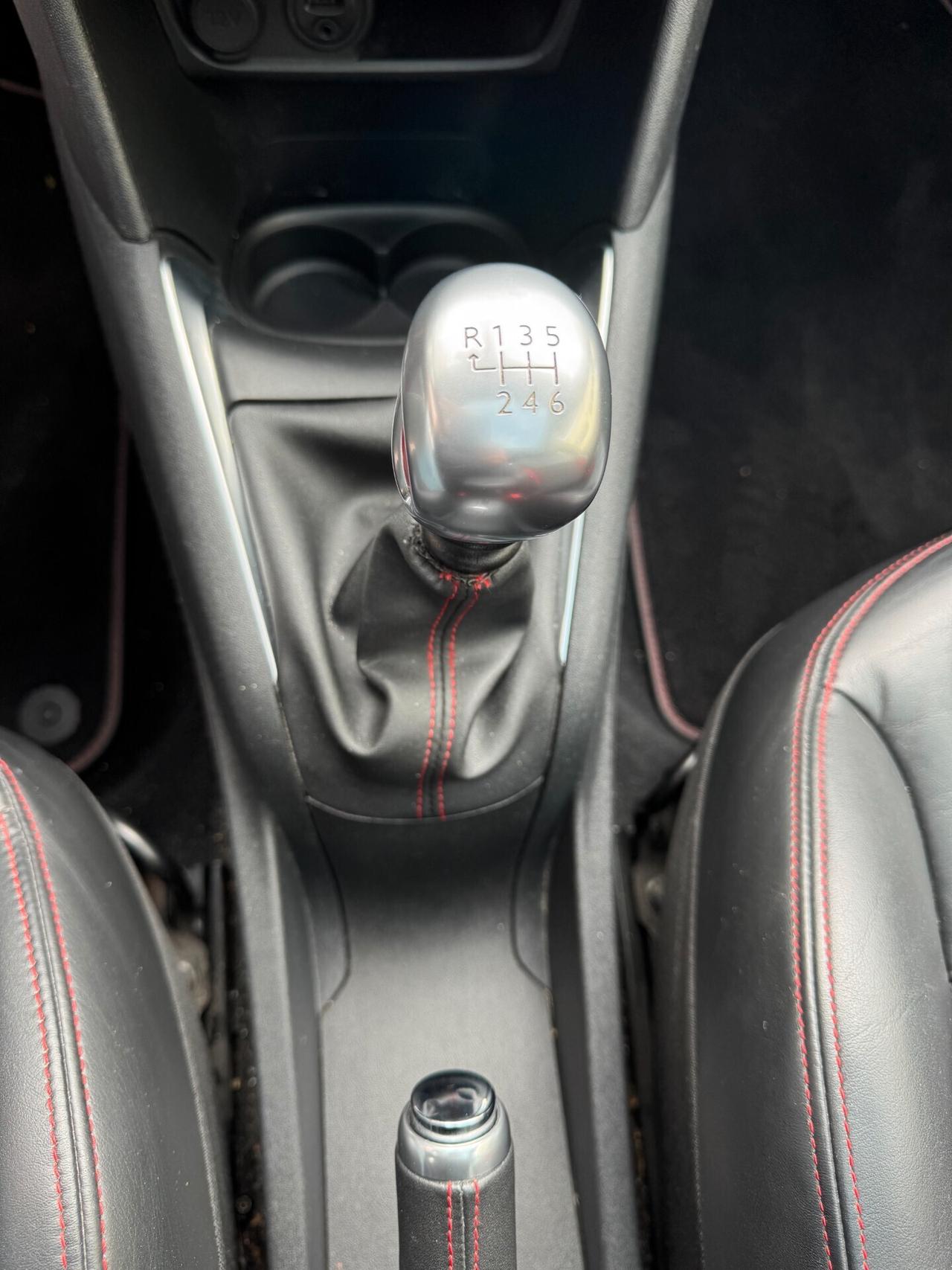 Peugeot 208 1.6 THP 200 CV 3 porte GTi