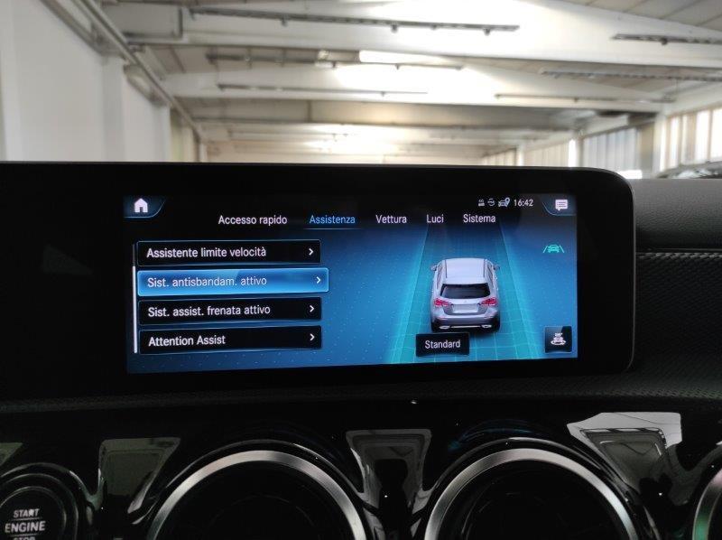 Mercedes-Benz Classe A (W177) - A 200 Automatic Sport