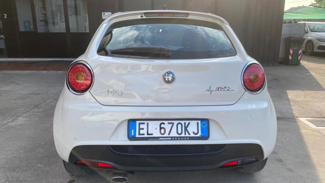 Alfa Romeo MiTo 1.6 JTDm-2 S&S Distinctive Sport Pack