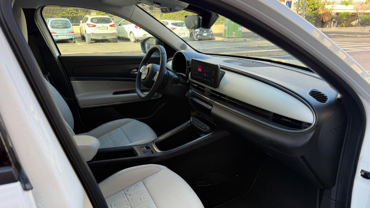 Fiat 600 Hybrid 110 CV DCT MHEV La Prima LED PELLE KAMERA CERCHI 18 PDC SEDILI ELETTRICI RISCALDATI