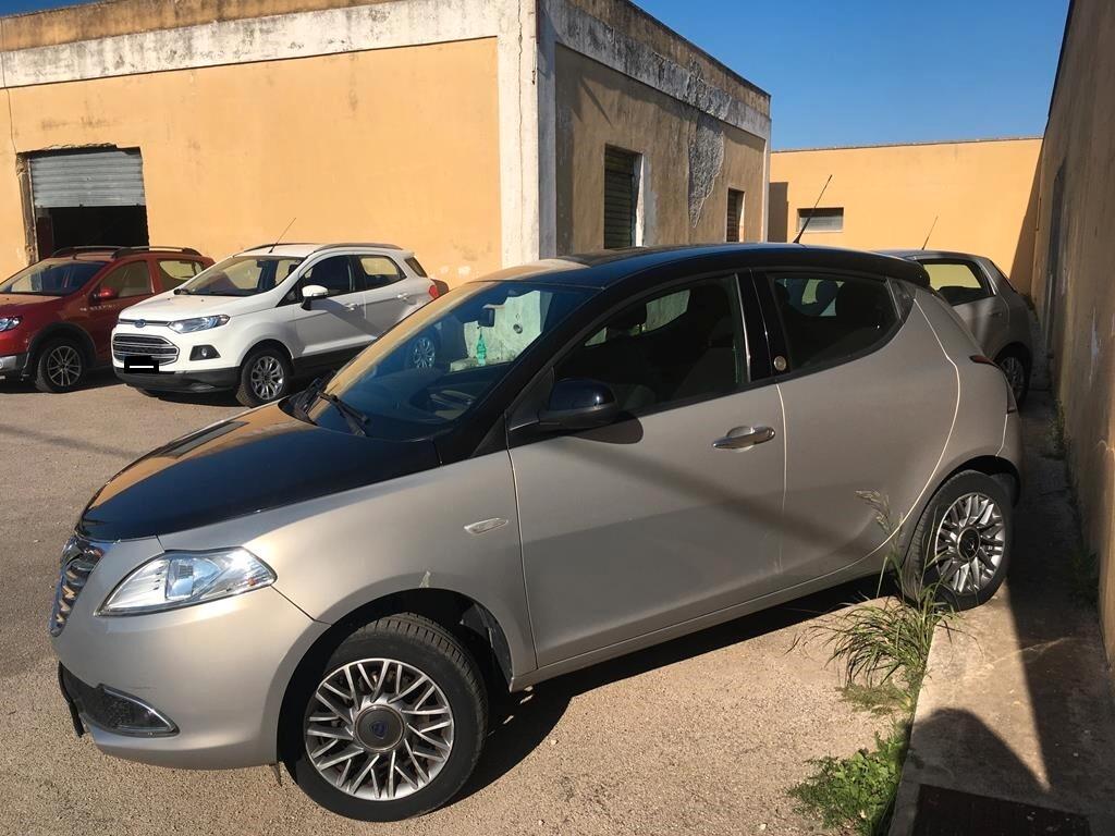 Lancia Ypsilon 0.9 5 porte Metano Silver