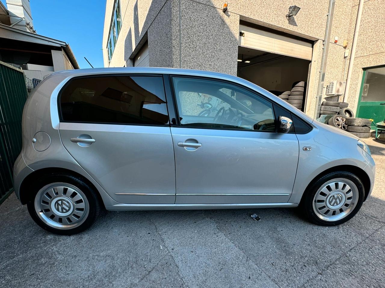 Volkswagen up! 1.0 75 CV 5p. high up!