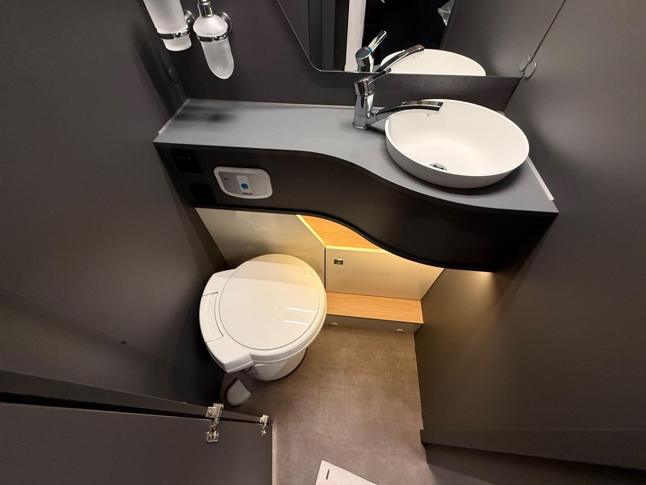 LAIKA KOSMO 409 L 7.40 4 POSTI OMOLOGATI