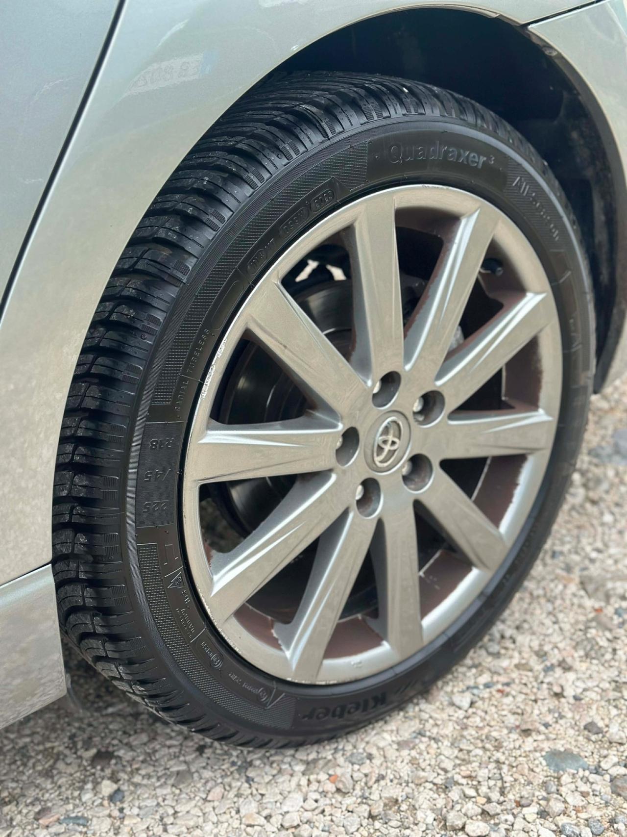 Toyota AVENSIS STYLE UNICOPR KMCERT GARAN