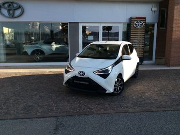 Toyota Aygo Aygo Connect 1.0 VVT-i 72 CV 5 porte x-play