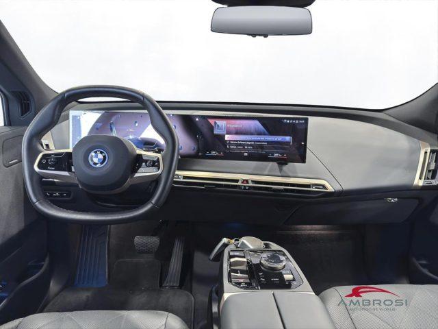 BMW iX xDrive40 Pacchetto Sportivo Edition Signature