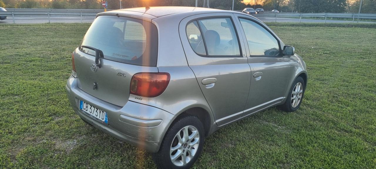 Toyota Yaris 1.3 benzina