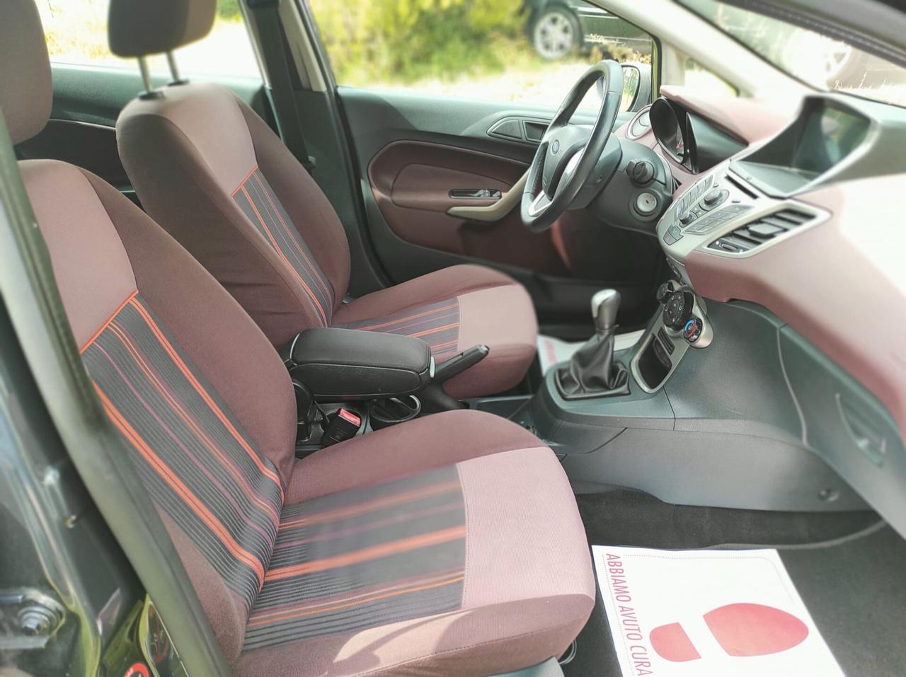 Ford Fiesta 1.4 TDCi 68CV 5 porte Titanium