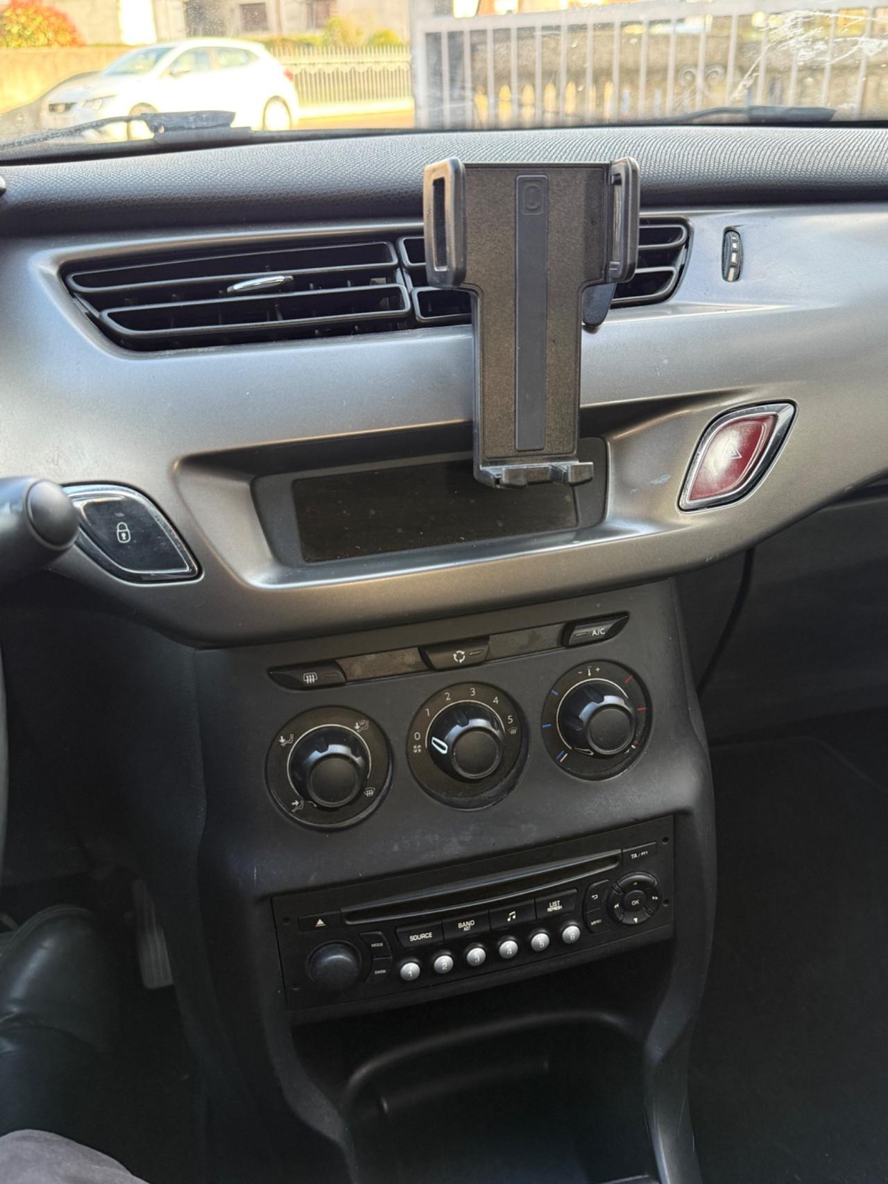 Citroen C3 1.2 BENZINA 82 CV NEOPATENTATI 2015