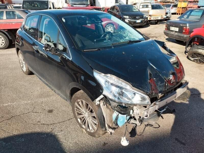 Peugeot 208 PureTech 82 5 porte Allure