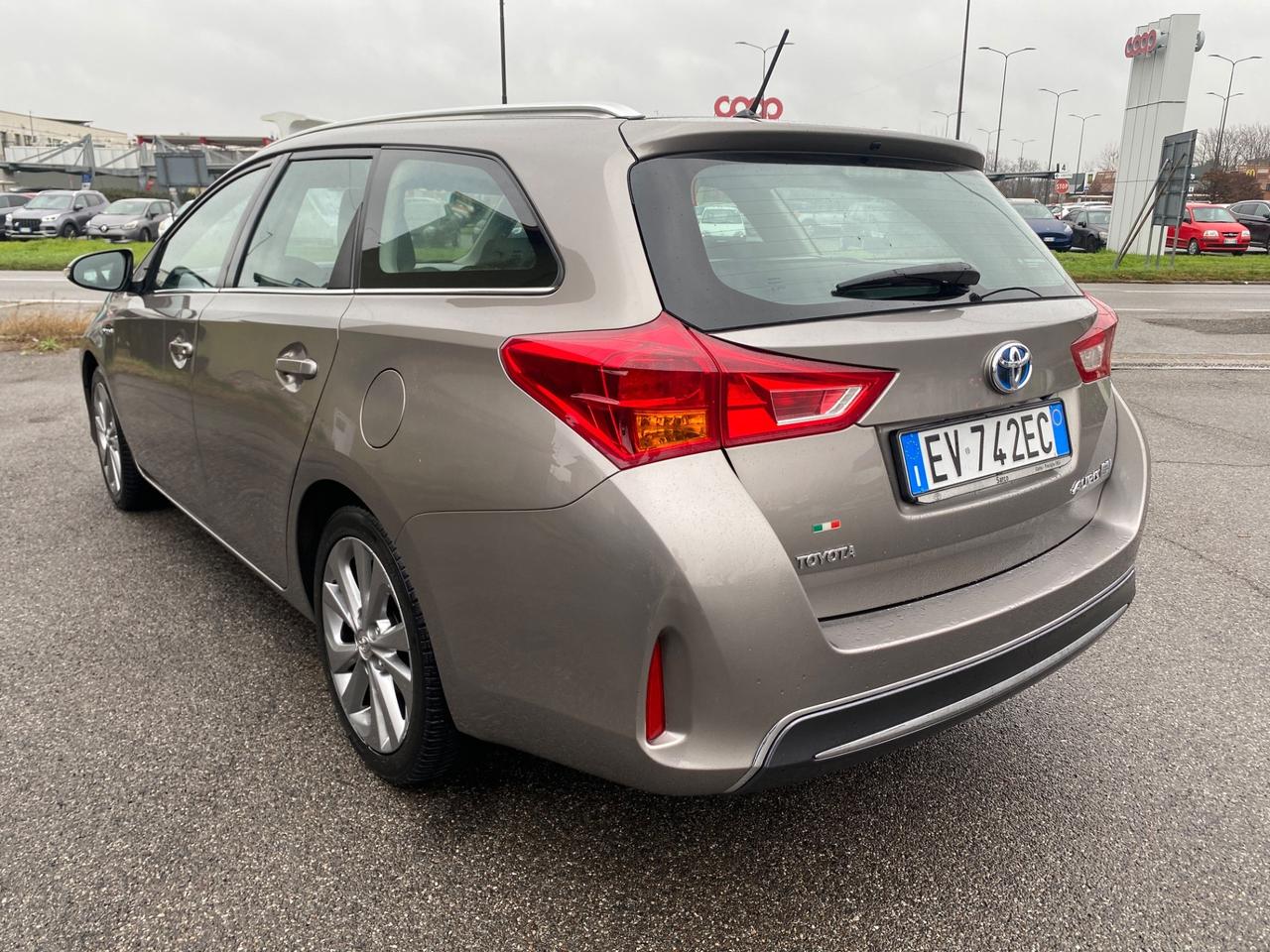 Toyota Auris Touring Sports 1.8 Hybrid Lounge