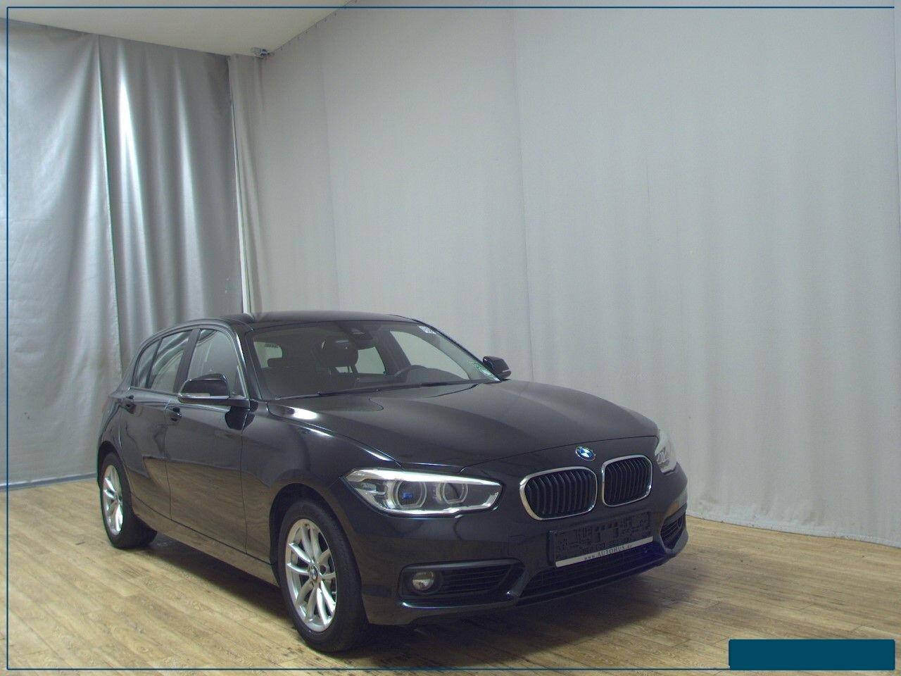BMW 118d 150CV Autom - Navi / LED