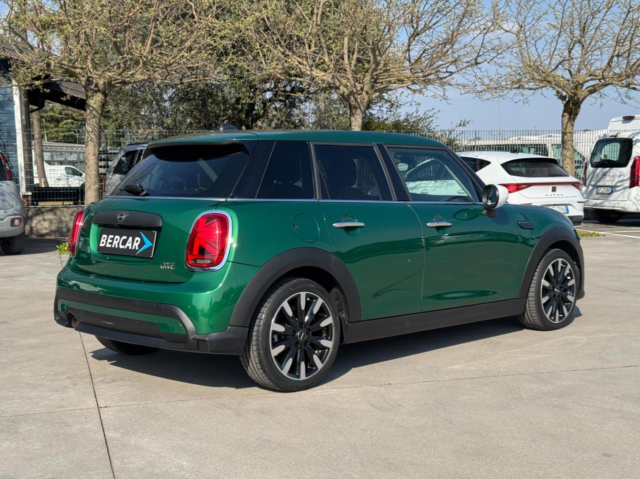 Mini 5 Porte One Essential 1.5 Twin Power Turbo 102cv Steptronic