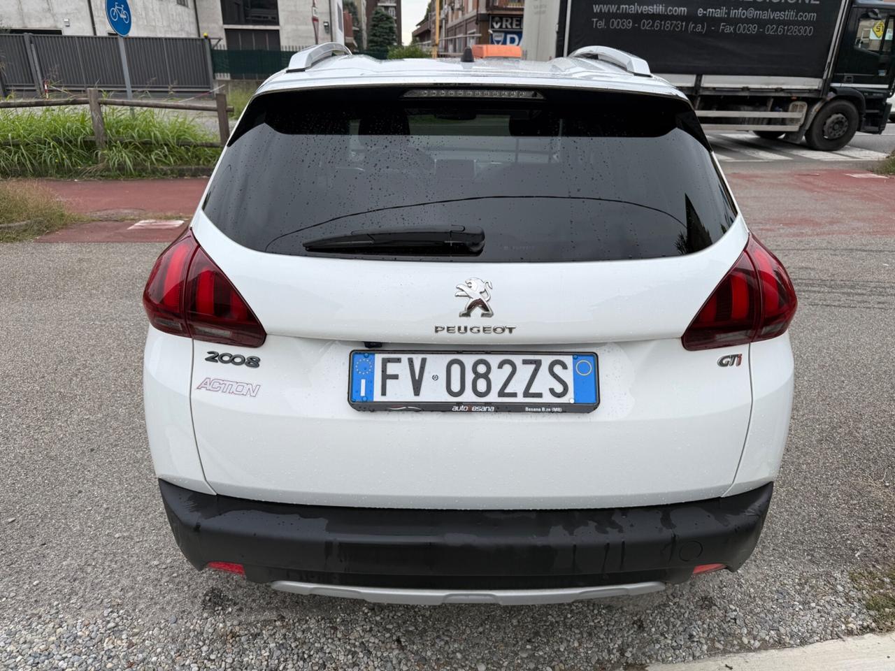 Peugeot 2008 PureTech action gti