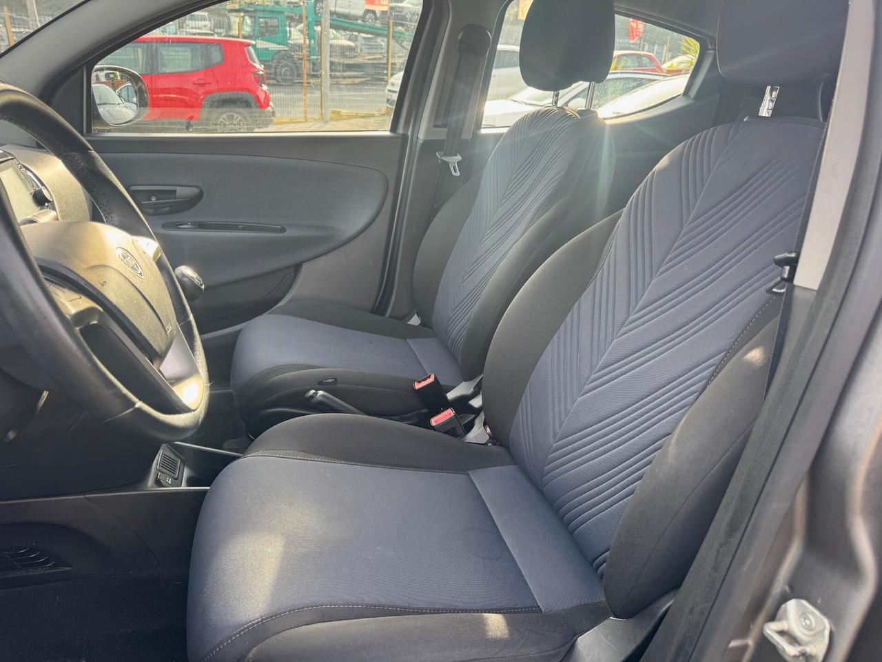 Lancia Ypsilon 1.0 FireFly 5 porte S&S Hybrid Ecochic Gold