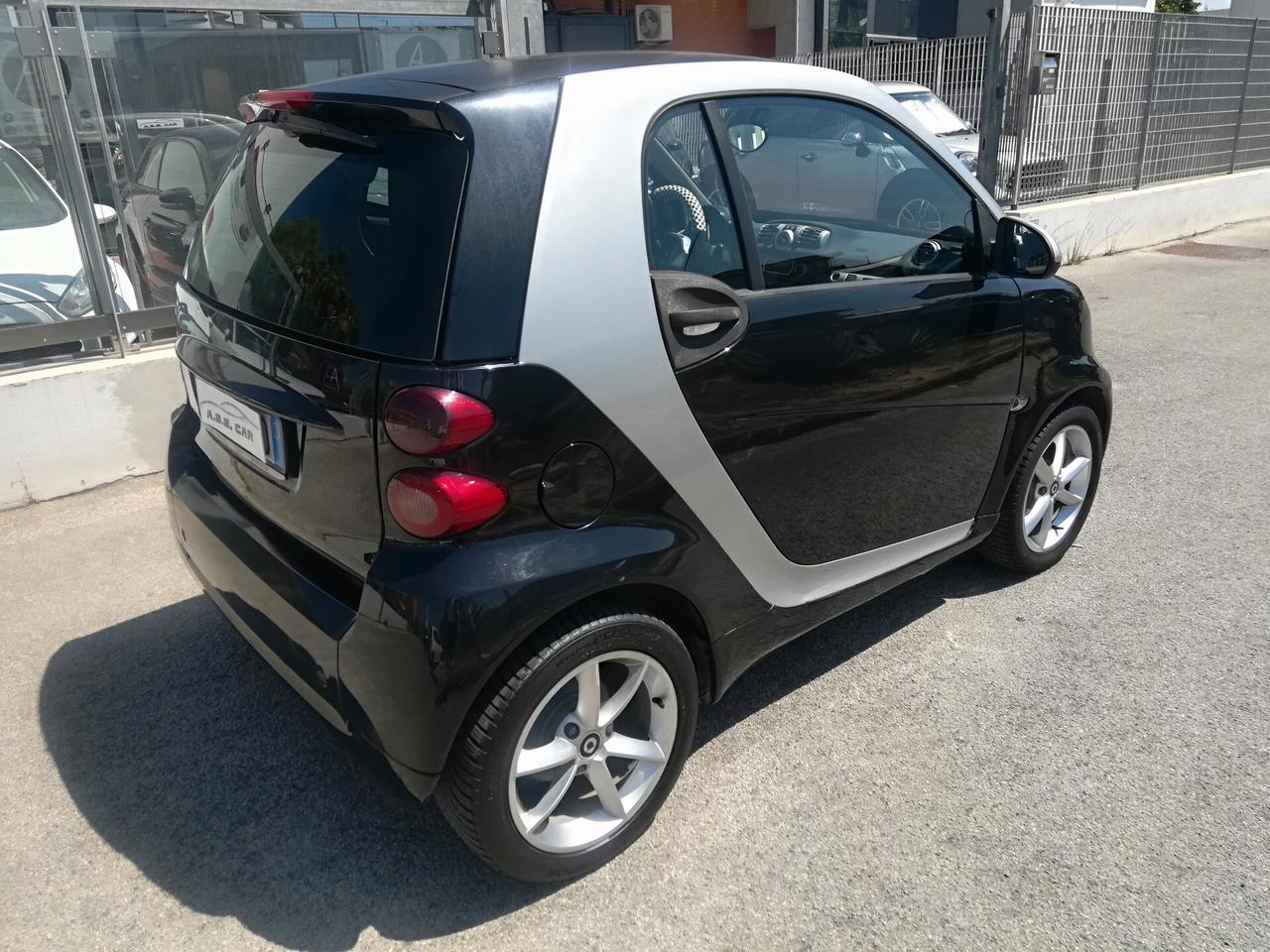 SMART - Fortwo - 800 40 kW coupé pure cdi - ADATTA NEOPATENTATI