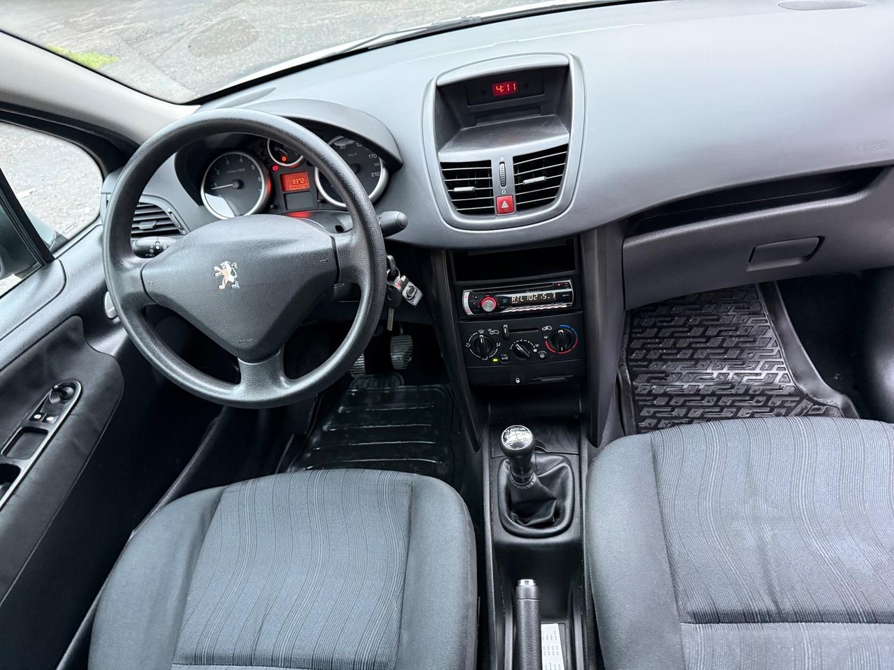 Peugeot 207 1.4 8V 75CV 3p. ONE Line