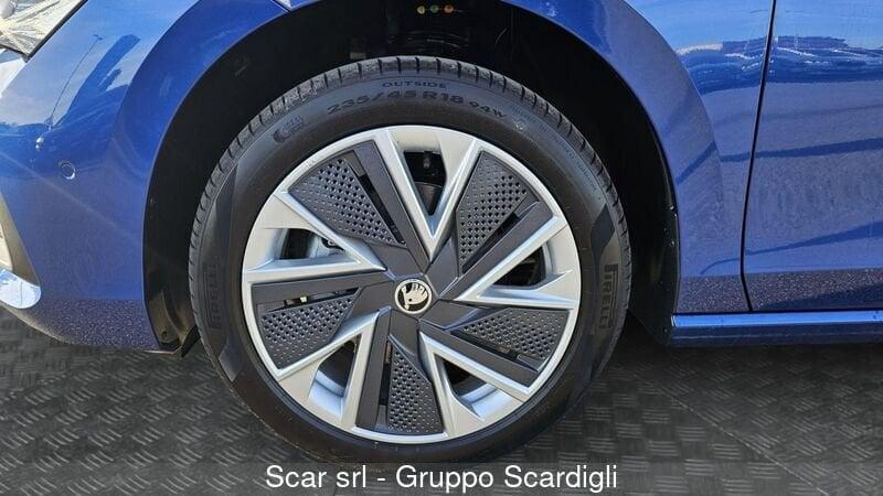 Skoda Superb 2.0 TDI DSG Wagon Style interno design selection