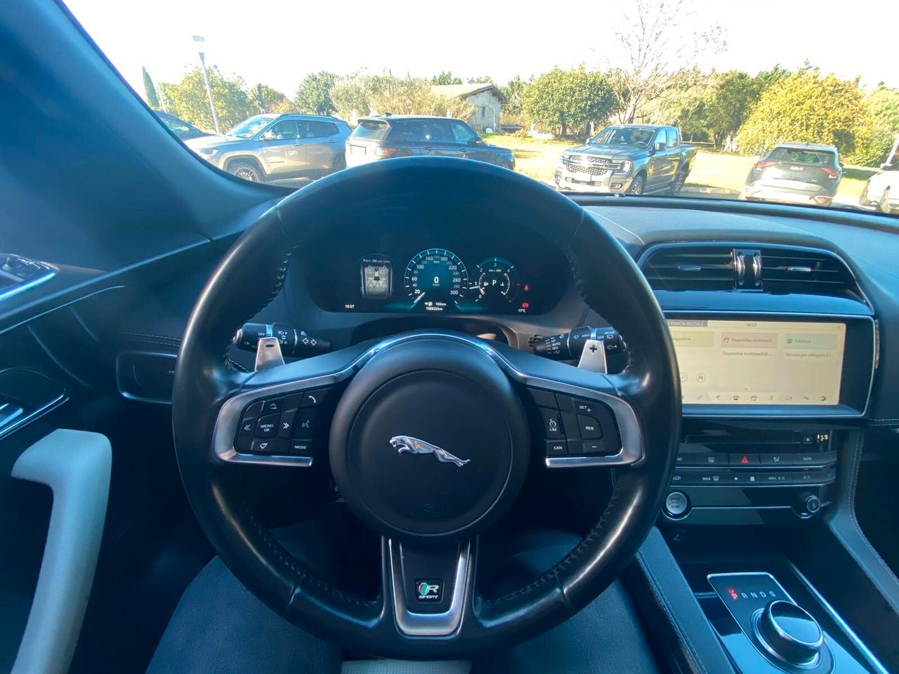 Jaguar F-Pace 2.0 D 180 CV AWD aut. R-Sport