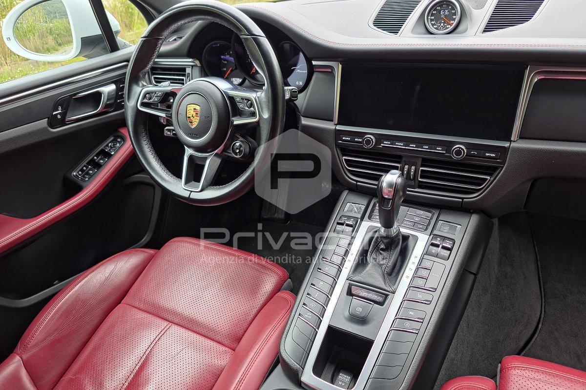 PORSCHE Macan 2.0