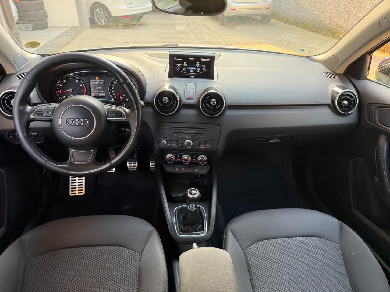 Audi A1 1.2 TFSI S line edition plus