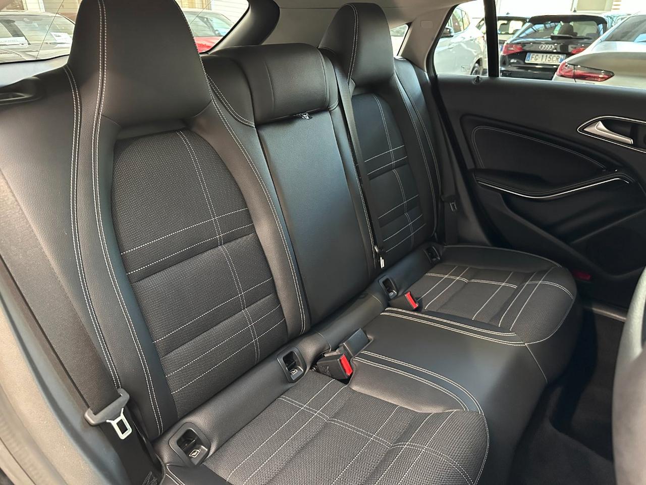 Mercedes CLA SW 220 d Sport 4matic auto - 18" - Camera - Navigatore