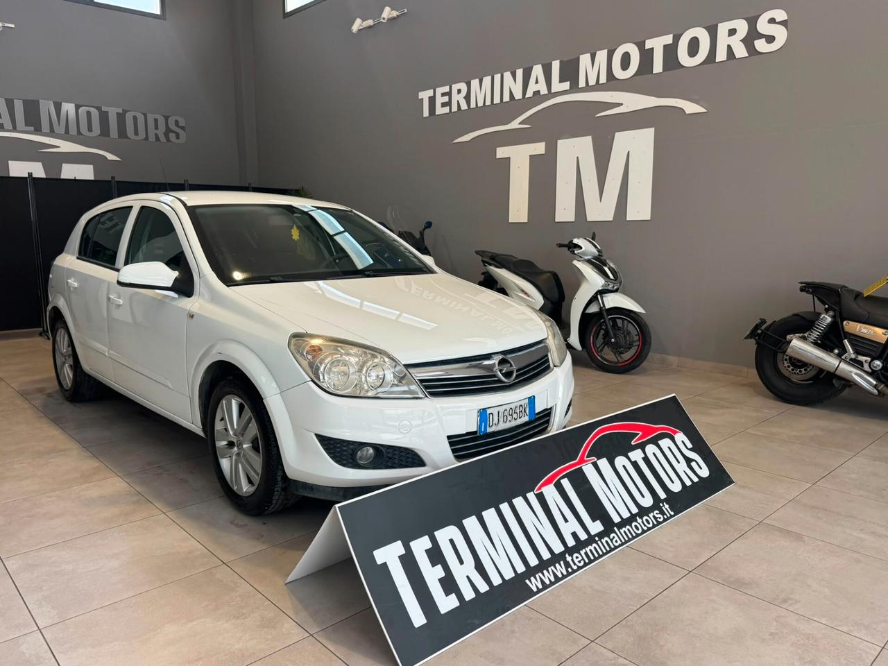 Opel Astra 1.3 CDTI 5 porte Enjoy