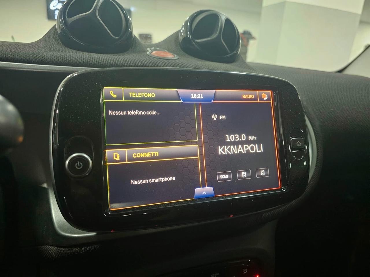 NUOVA SMART FORTWO EQ PRIME TOTAL WHITE IDENTITY BLACK EDITION 56CV TOTALMENTE ELETTRICA