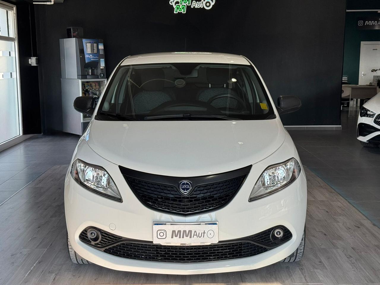 Lancia Ypsilon 1.0 Hybrid 70cv Ecochic Silver