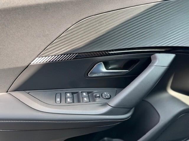 Peugeot 2008 PureTech 100 S&S Allure-KM 0