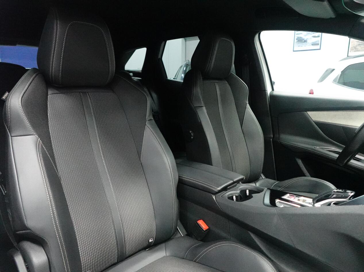 Peugeot 3008 II 1.5 BlueHDI 130 CV EAT8 GT