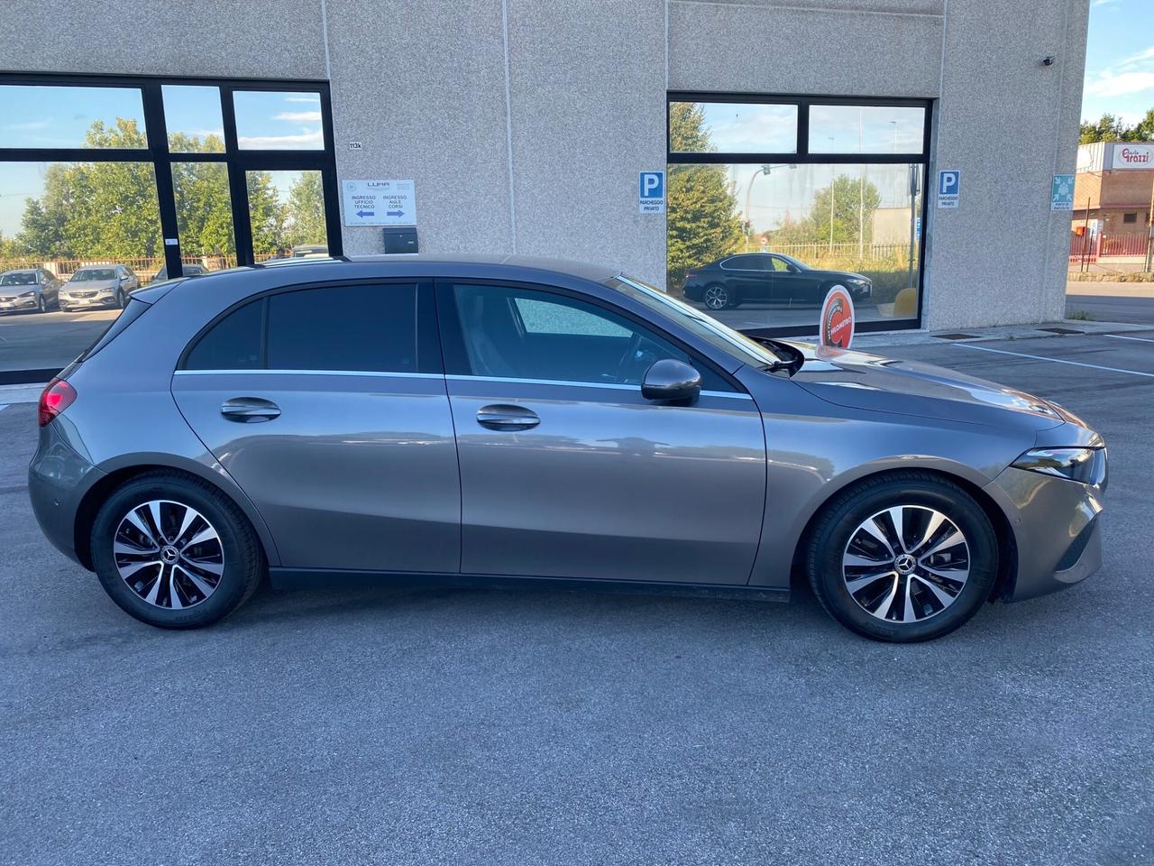 Mercedes A 180d MY23 Soli 19 Mila KM Cambio Automatico