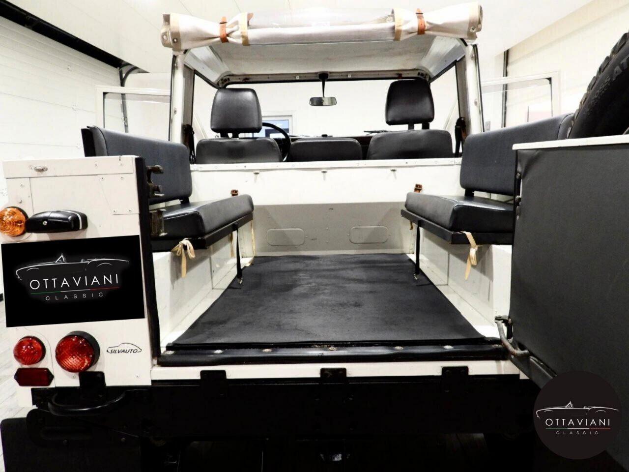 Land Rover Defender 90 turbodiesel Soft-top