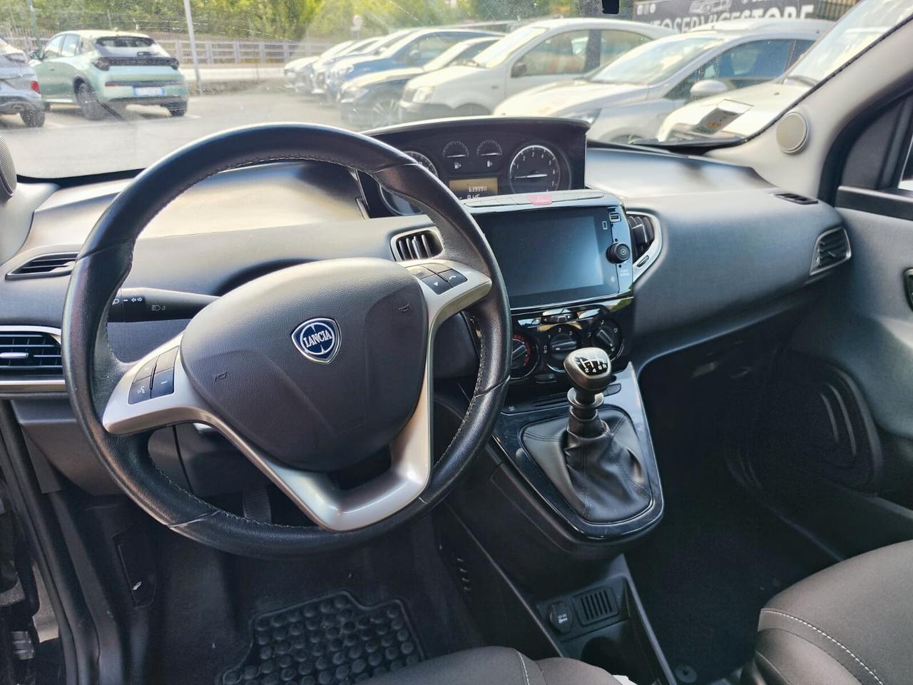 Lancia Ypsilon 1.0 FireFly 5 porte S&S Hybrid Gold