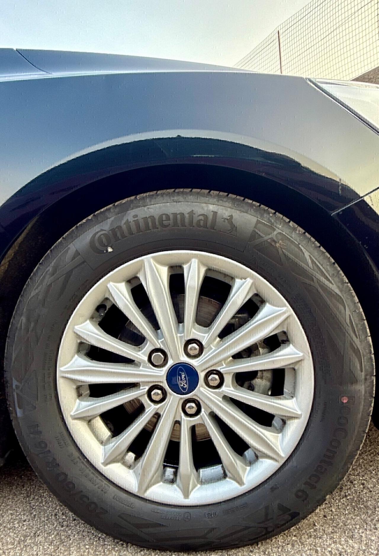 Ford Focus 1.5 TDCi 120 CV Titanium,LED diurni,Navi,Paddle,retrocamera,ecc.