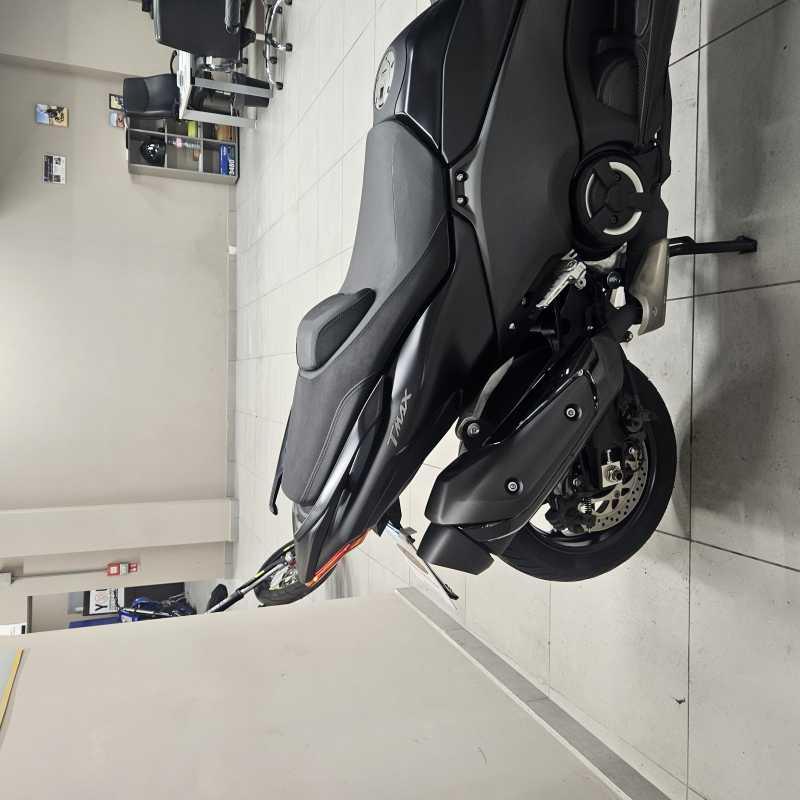Yamaha T-Max 560 - 2024